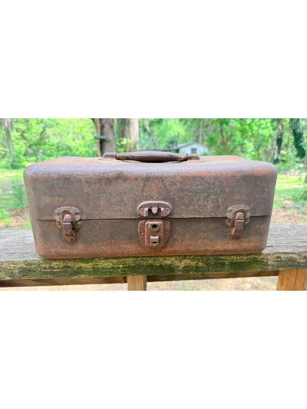 Vintage Metal Rusty Fishing Tackle Box Toolbox LOTS of WEAR Garden Decor
